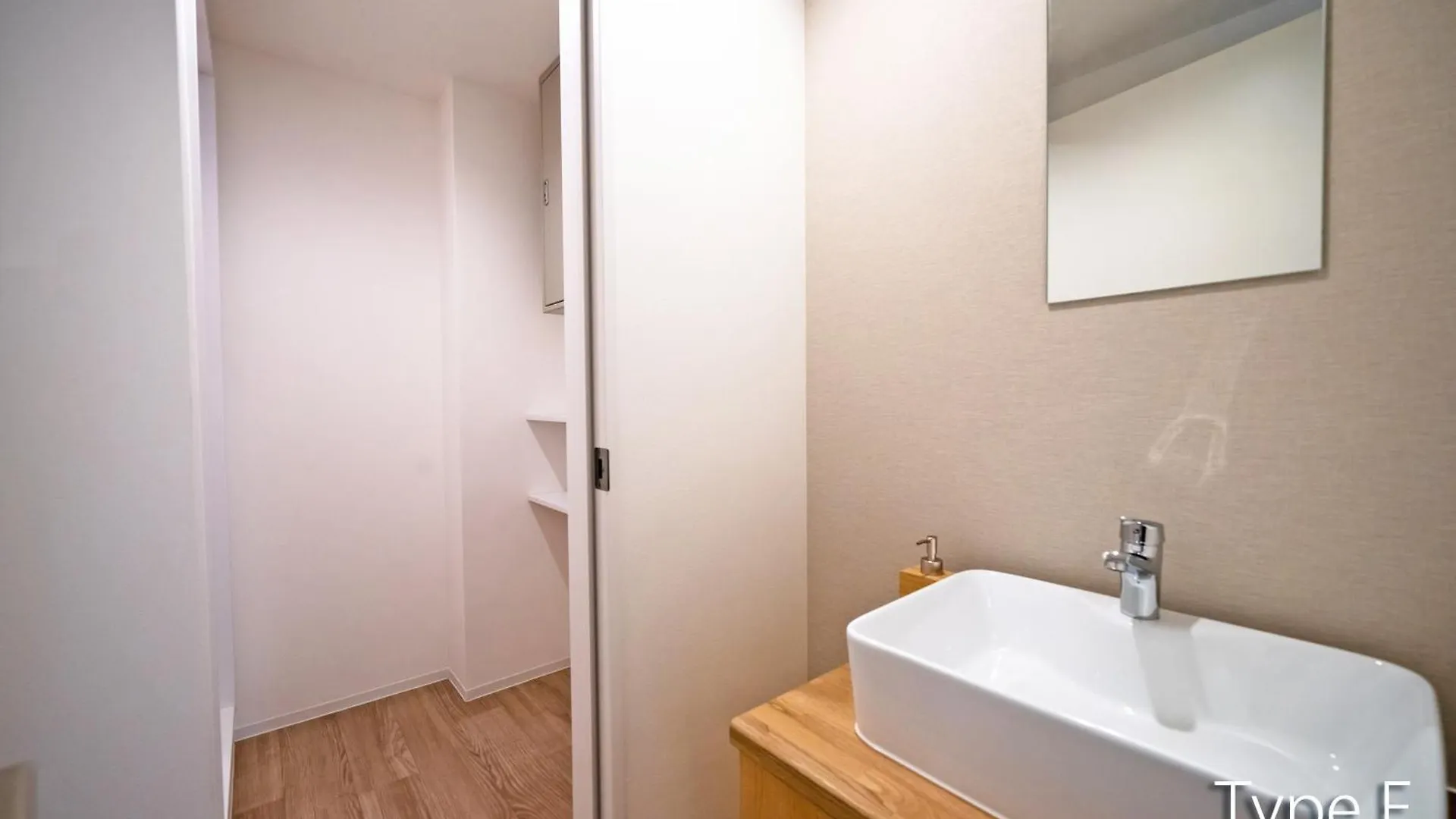 Apartment Hermitage Nishi Shinjuku Tokyo